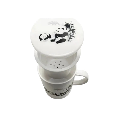 Detail theeset Edo Japan met Panda. Deksel, Theefilter en beker