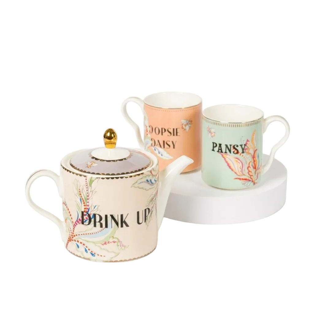 Theepot met 2 mokjes van Yvonne Ellen london,