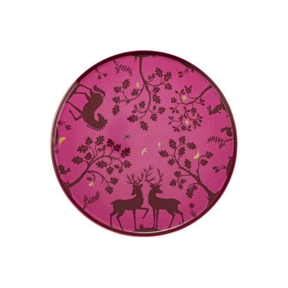 Detail overzicht van boven Taartplateau roze met bomen, herten en paard, sprookjes achtig roze met gouden accenten. 