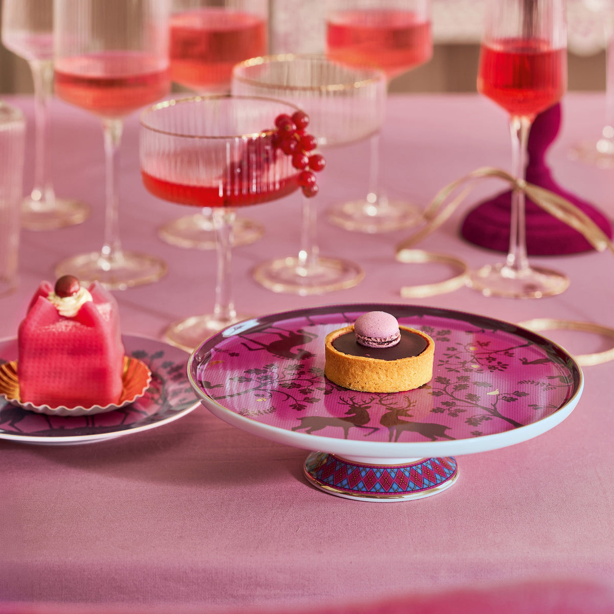 EEn gedekte tafel met de collectie Deerest Darling Pink van Pip Studio