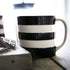zwart wit gestreepte mok van Cornishware Colours. inhoud 420ml