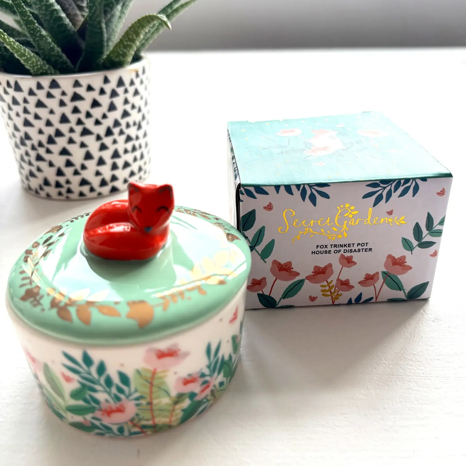 Voorraadpotje met cadeaudoos van House of Disaster met 3 D Fox