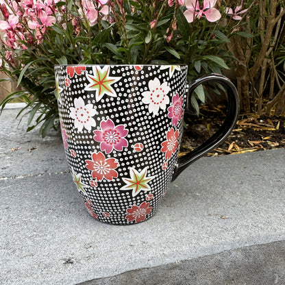 Zwarte mok met roze bloemen Tokyo Design Studio kawaii Flowers