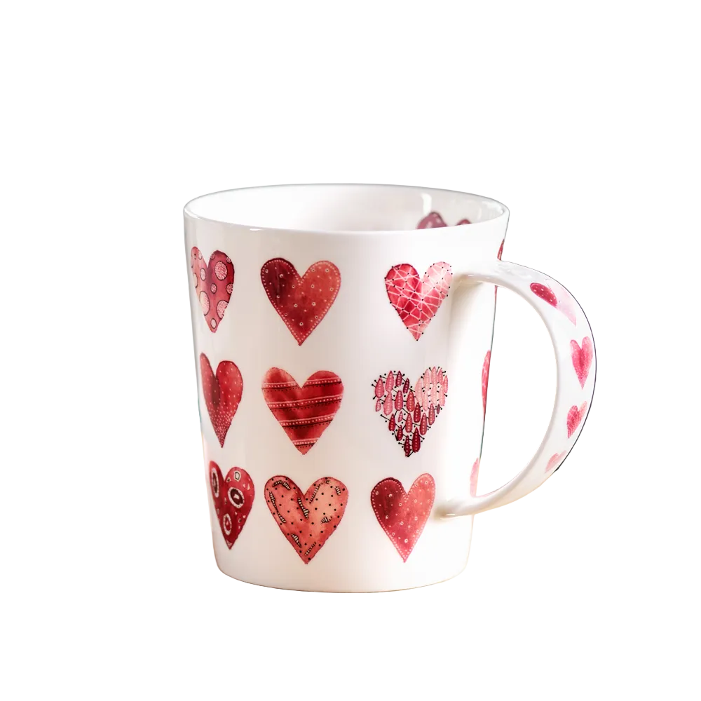 witte porseleinen mok met rode hartjes van Eigenart Cupti hearts. inhoud 500ml. vaatwasserbestendig. lichtgewicht porselein